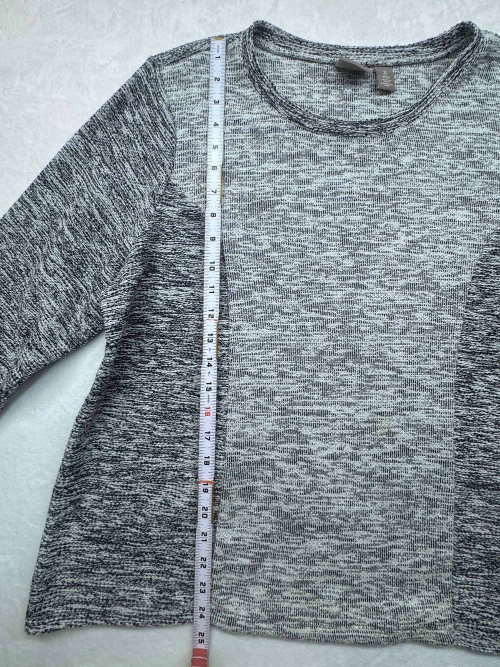 Chico’s Size 3 Gray Marled Knit Sweater Top 3/4 Sleeve Relaxed Fit - Picture 4 of 11